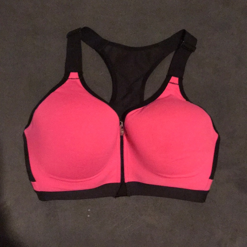 Victoria’s Secret 34DD sports bra